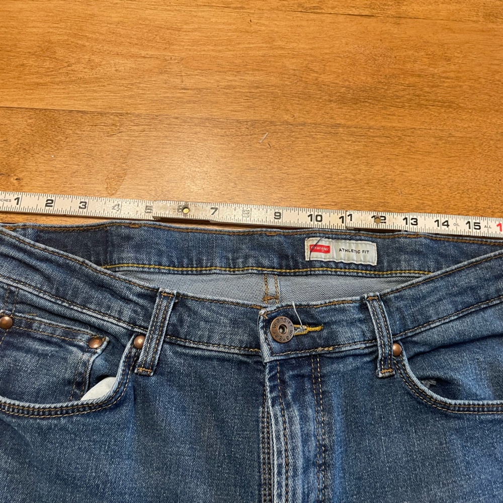 Wrangler athletic fit 34x34